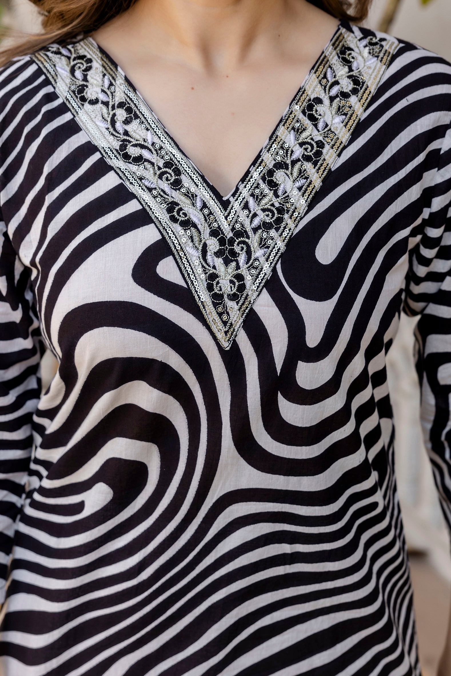 Black Printed Embroidered Pure Cotton Straight Kurta.