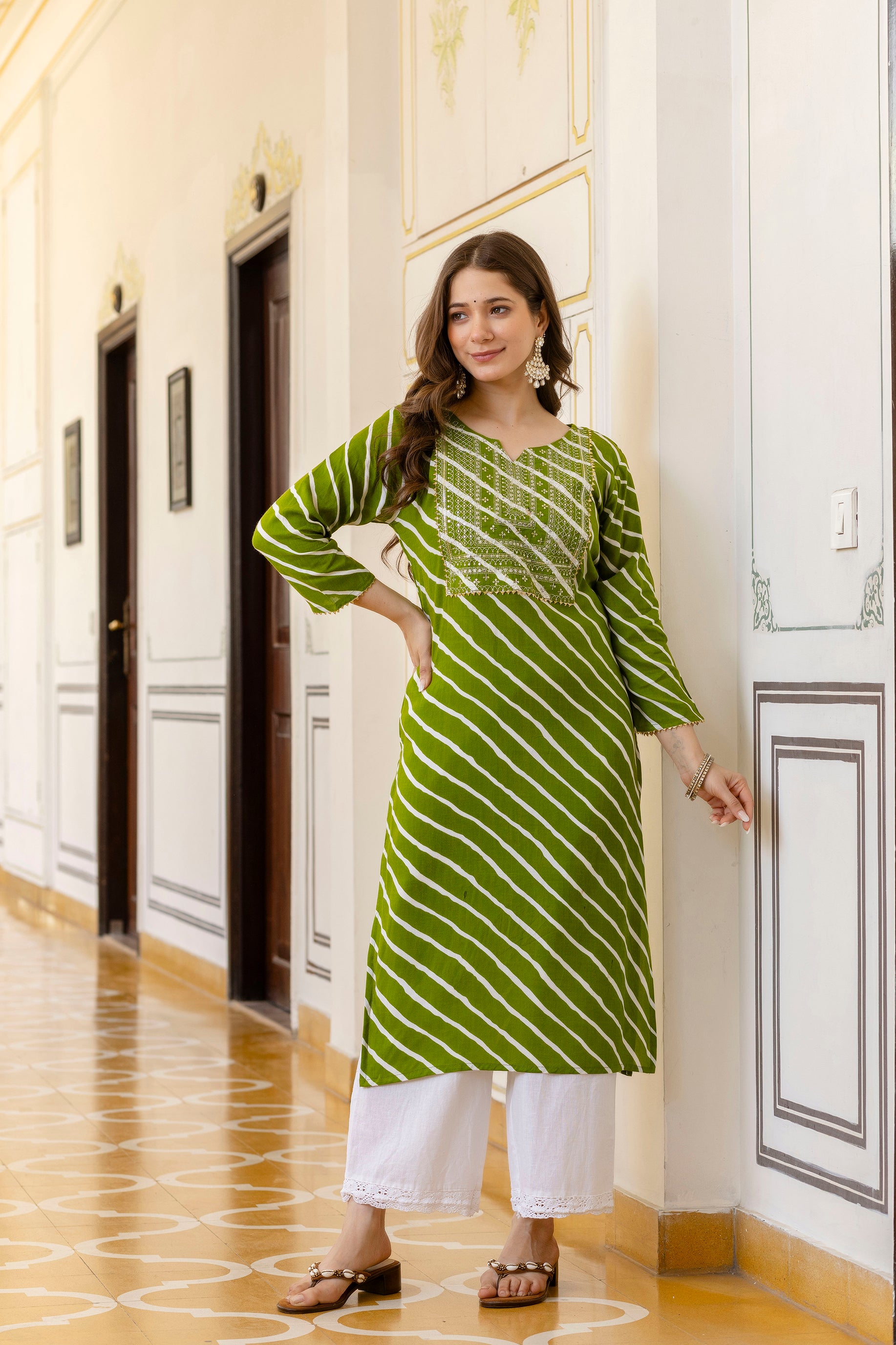 Green Printed Embroidered Pure Cotton Straight Kurta.