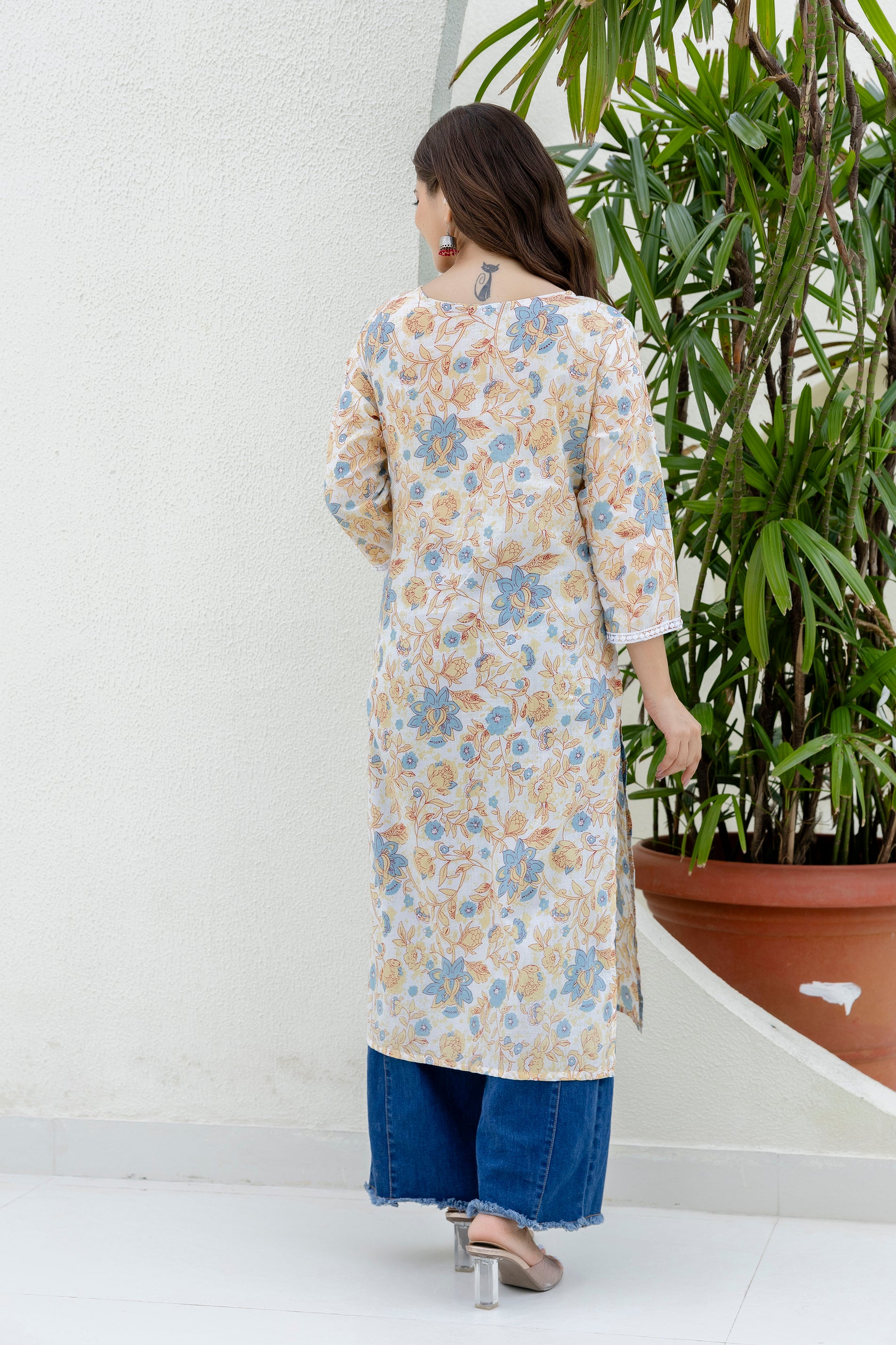 White Printed Embroidered Pure Cotton Straight Kurta.