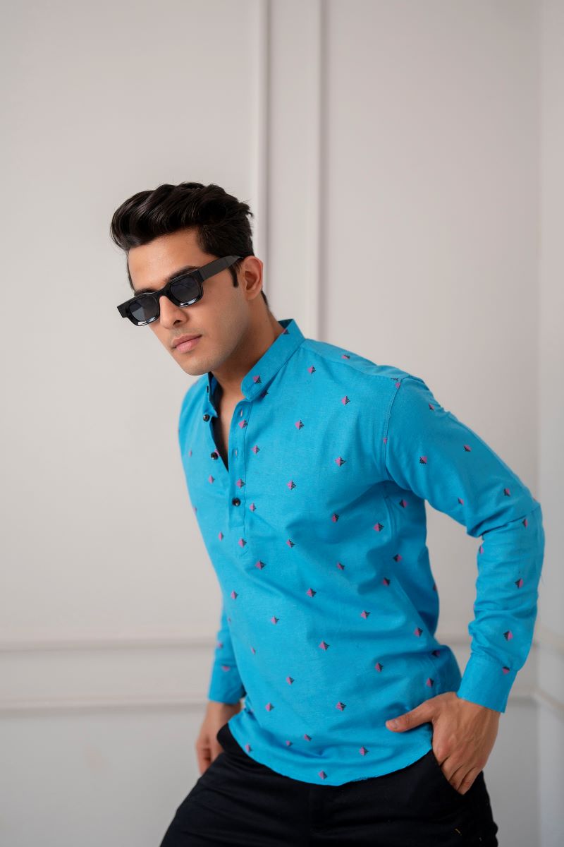 Men Cotton Printed Short Sky Blue Kurta.