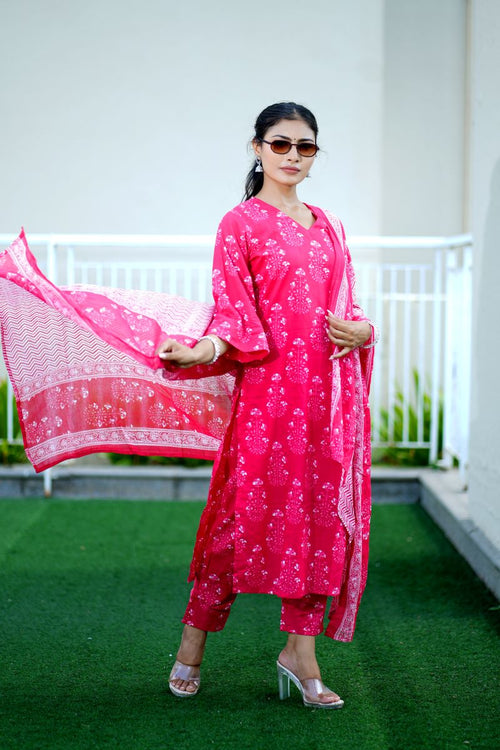 Pink Floral Kurta pant and dupatta set.