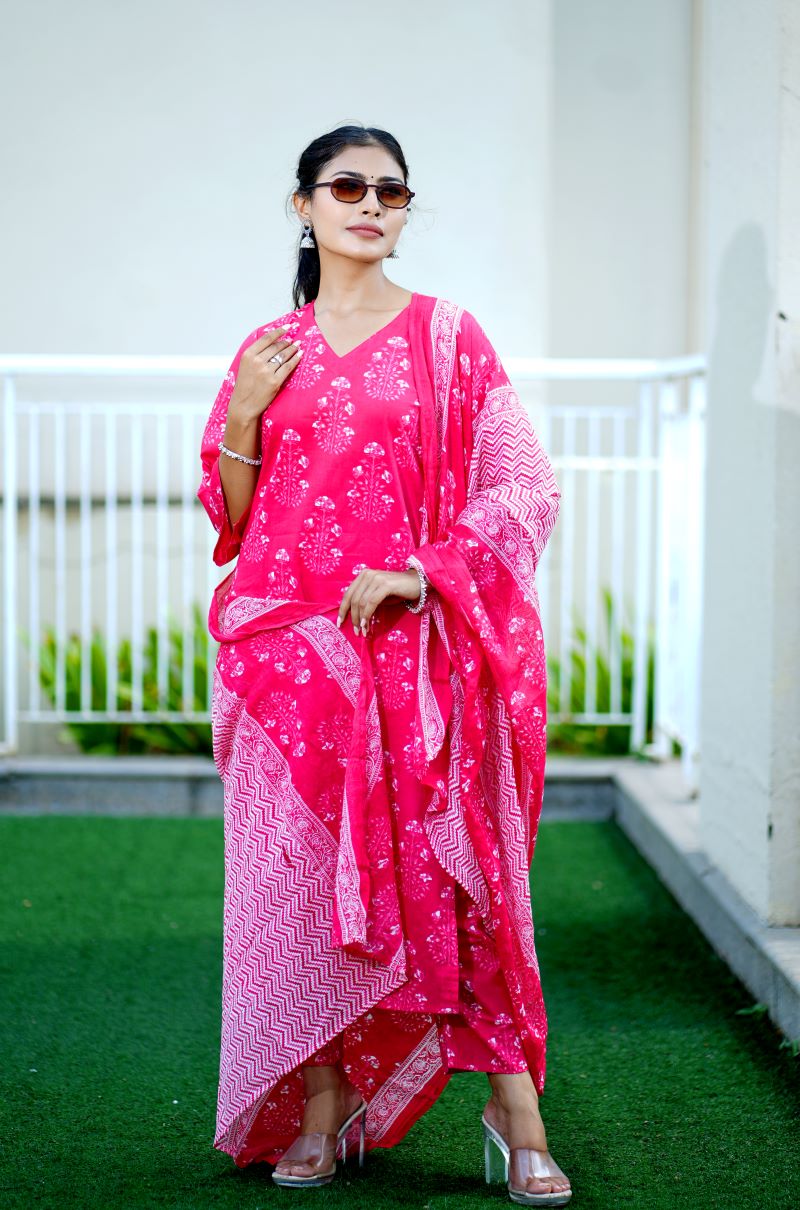 Pink Floral Kurta pant and dupatta set.