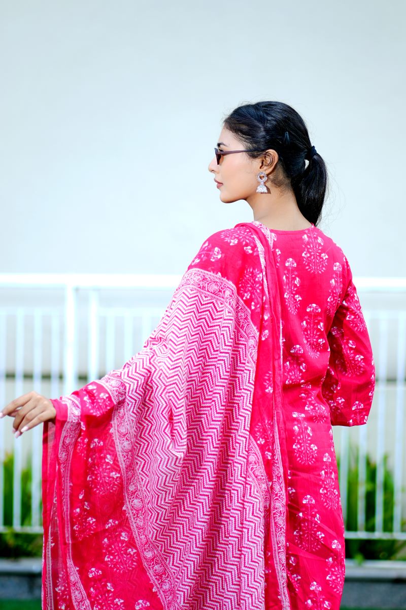 Pink Floral Kurta pant and dupatta set.