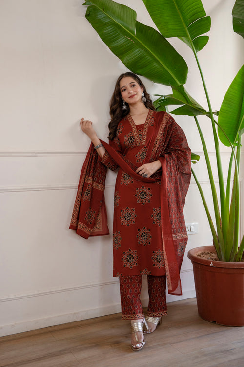 Red Printed Embroidered Kurta , Pant And Dupatta set.