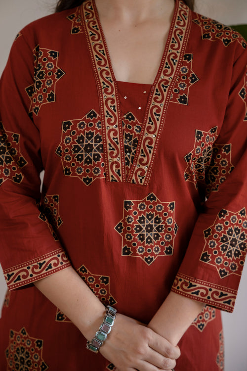 Red Printed Embroidered Kurta , Pant And Dupatta set.
