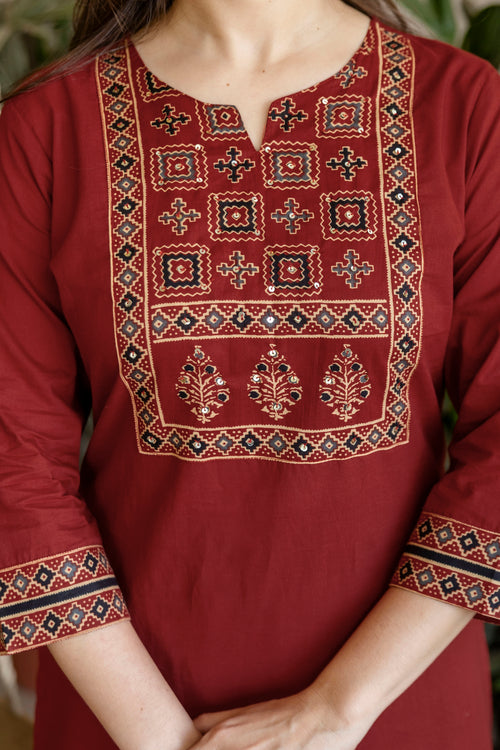 Maroon Printed Embroidered Kurta , Pant And Dupatta set.
