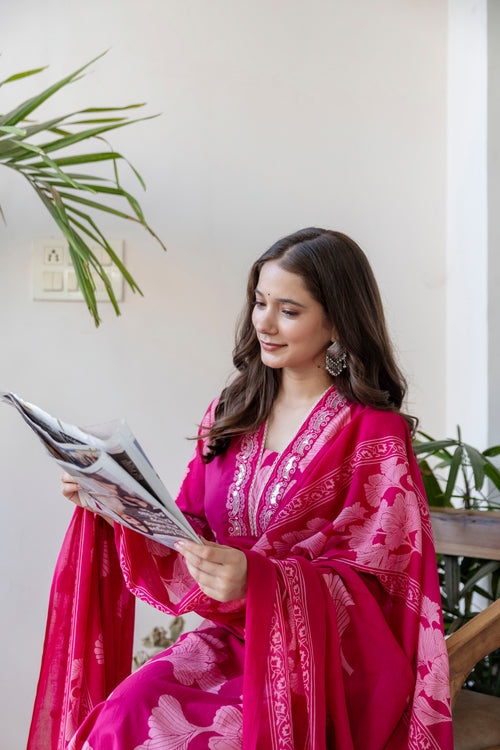 Pink Printed Embroidered Kurta , Pant And Dupatta set.