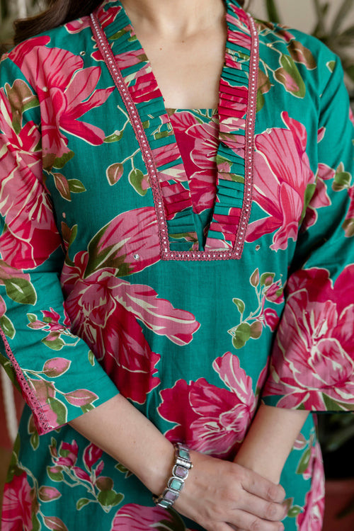 Multicolor Printed Embroidered Kurta , Pant And Dupatta set.